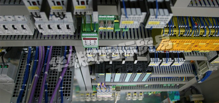 德國(guó)JAGER ELEKTROTECHNIK公司主要供應(yīng)：德國(guó)JAGER ELEKTROTECHNIK開關(guān)柜,JAGER ELEKTROTECHNIK電源，控制柜，低壓開關(guān)柜，磁鐵電源，高壓電源等產(chǎn)品。